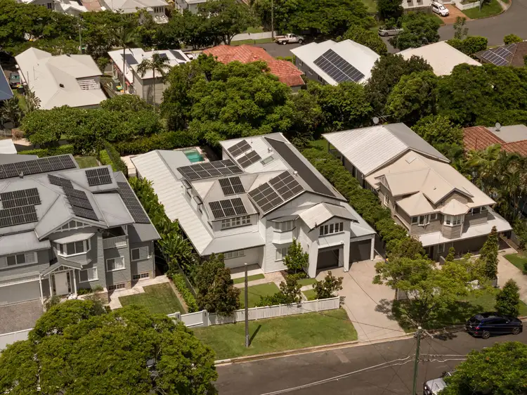 11 Henderson Street, Camp Hill QLD 4152