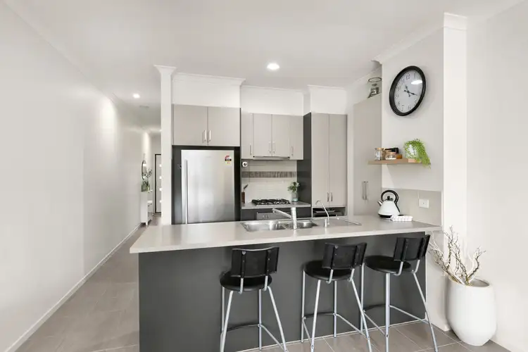 Fourth view of Homely townhouse listing, 38 Grenville Walk, Lalor VIC 3075