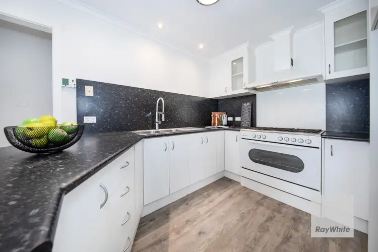 Fifth view of Homely house listing, 10 Ventnor Place, Keilor Downs VIC 3038