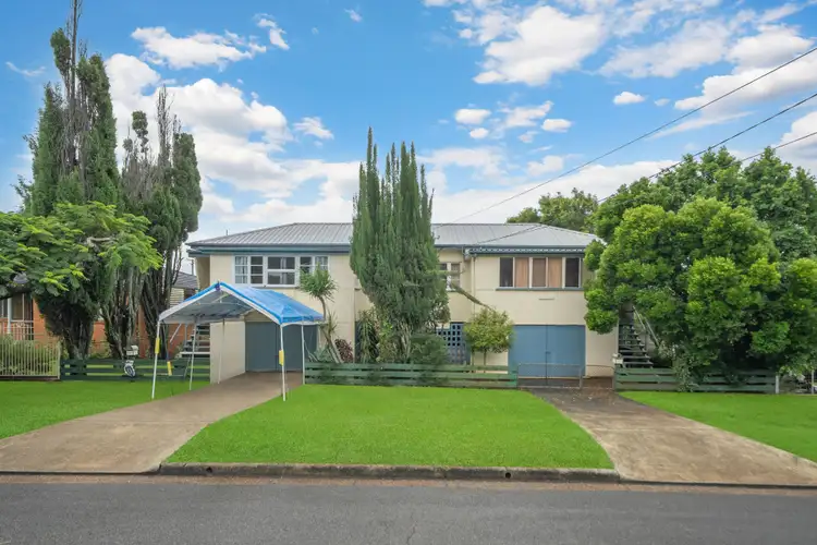 1&2/10 Eversleigh Road, Scarborough QLD 4020