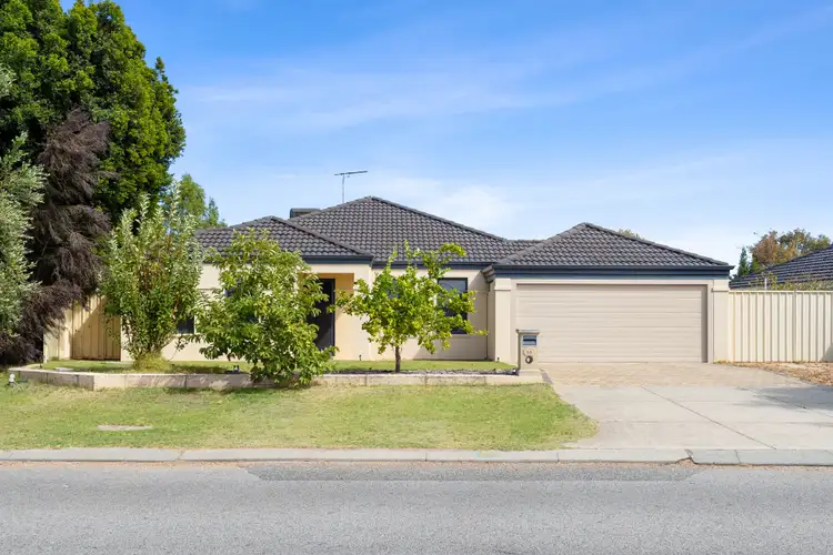 16 Chinchilla Parkway, Port Kennedy WA 6172