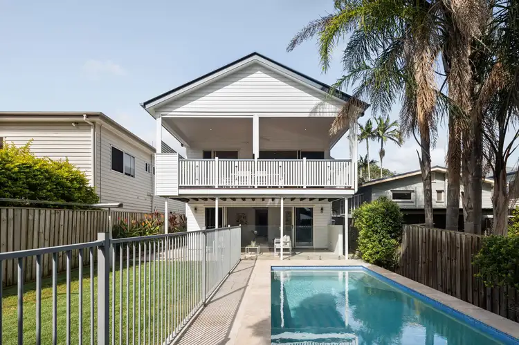 30 The Promenade, Camp Hill QLD 4152