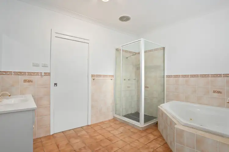 Fifth view of Homely house listing, 94 Addison Avenue, Lake Illawarra NSW 2528