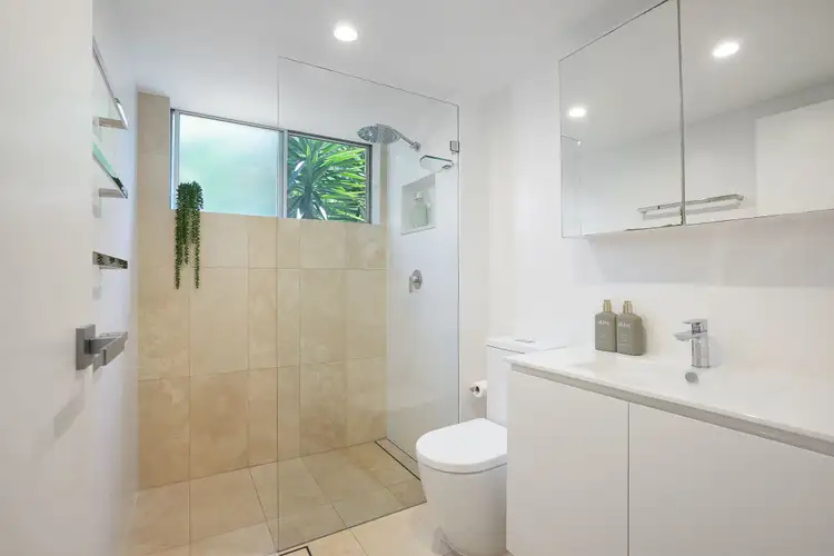 Fourth view of Homely apartment listing, 10/102 Wyadra Avenue, Freshwater NSW 2096