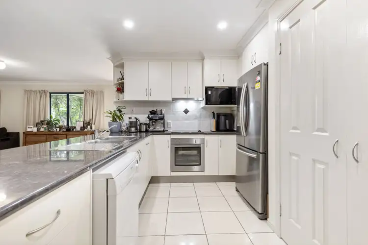 Fifth view of Homely house listing, 10 Wilby Place, Emerald QLD 4720