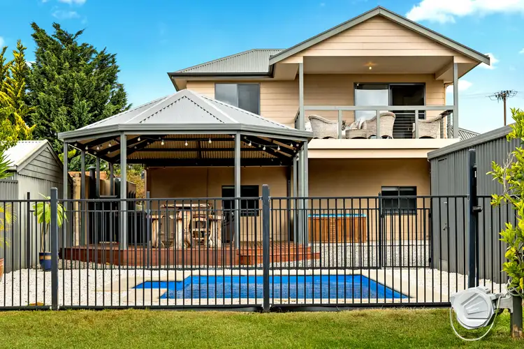 19 McDonald Street