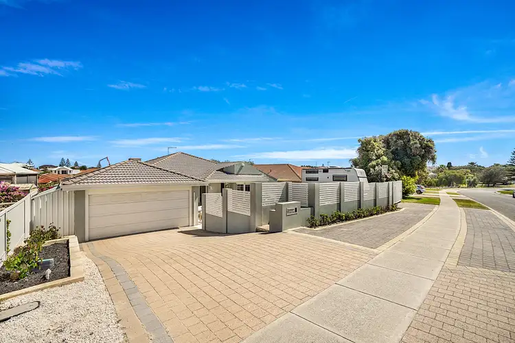 18 Gainsborough Way, Mullaloo WA 6027