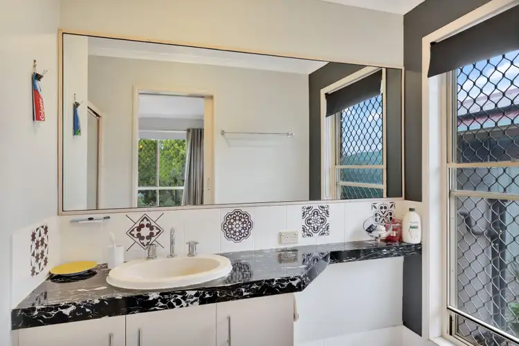 Fifth view of Homely house listing, 2 Shannon Court, Oakey QLD 4401