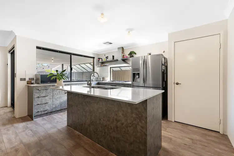 12 Nesbit Drive, Haynes WA 6112
