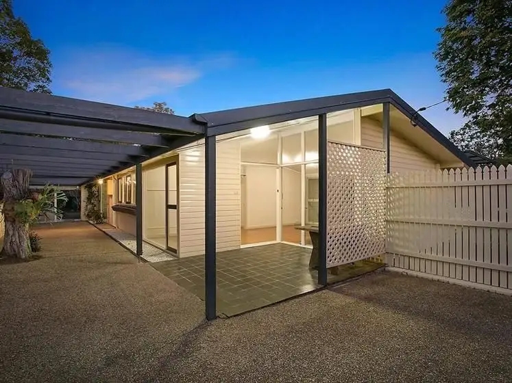 31 Quentin Street, Chapel Hill QLD 4069