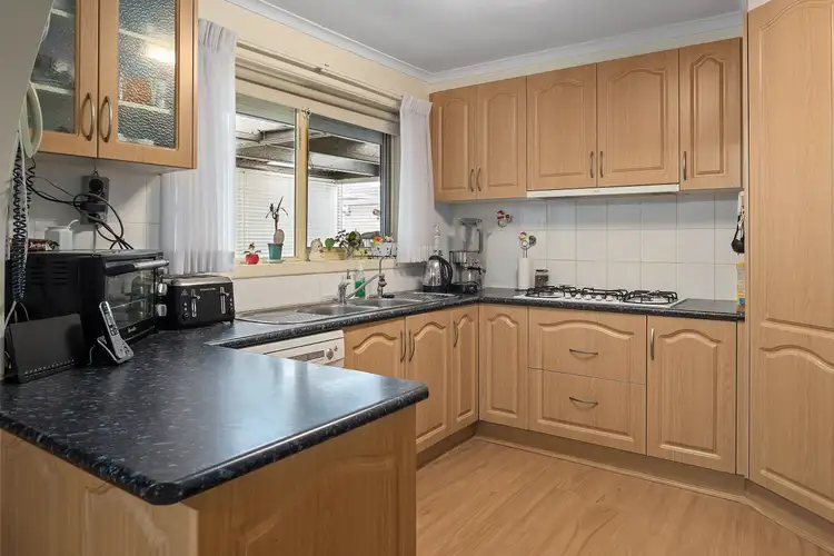 Fifth view of Homely house listing, 2 Alpine Court, Lalor VIC 3075