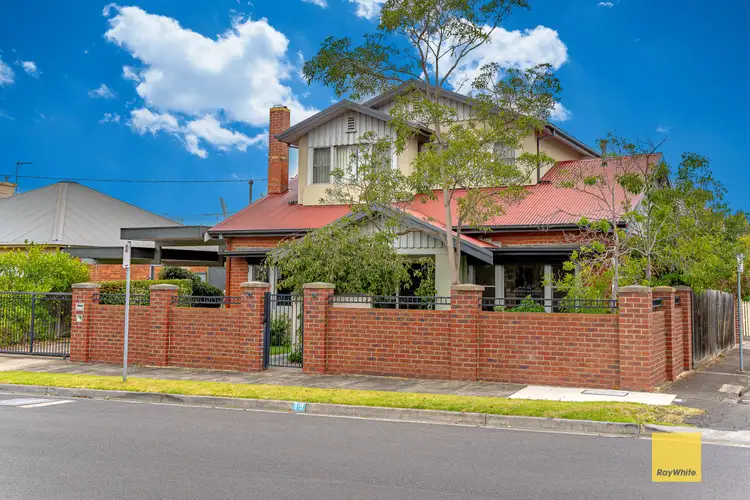 19 Clarke Street, Newtown VIC 3220