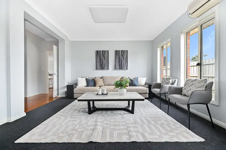 Second view of Homely townhouse listing, 2/1 Esther Court, Mount Waverley VIC 3149