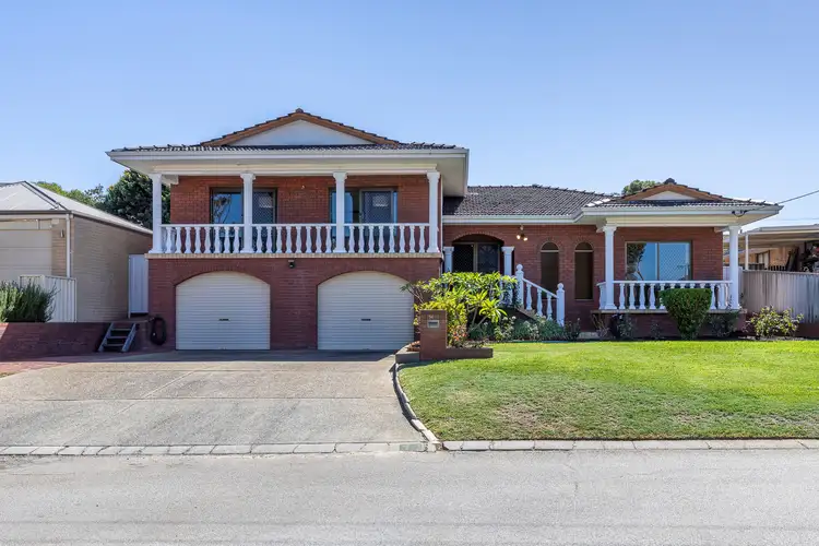 14 Carlton Place, Swan View WA 6056