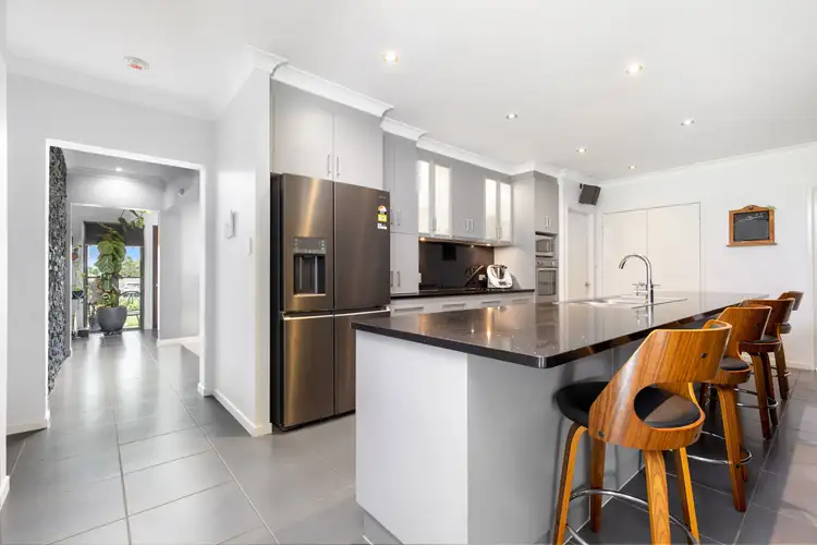 Sixth view of Homely house listing, 21 Newman Drive, Emerald QLD 4720