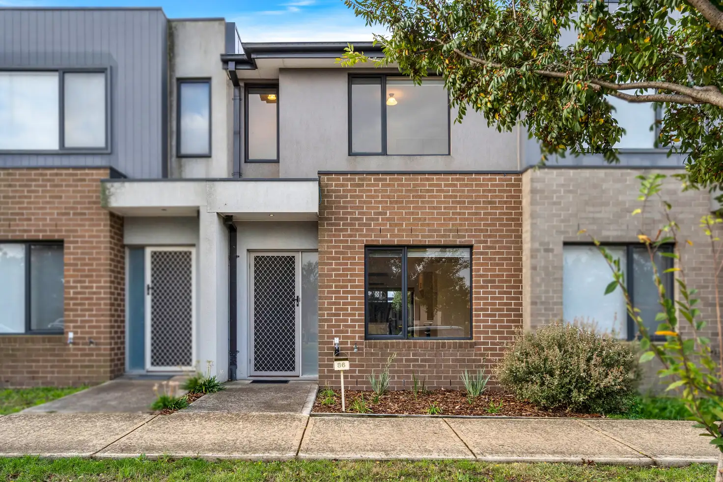 Main view of Homely townhouse listing, 86 Baronial Way, Craigieburn VIC 3064