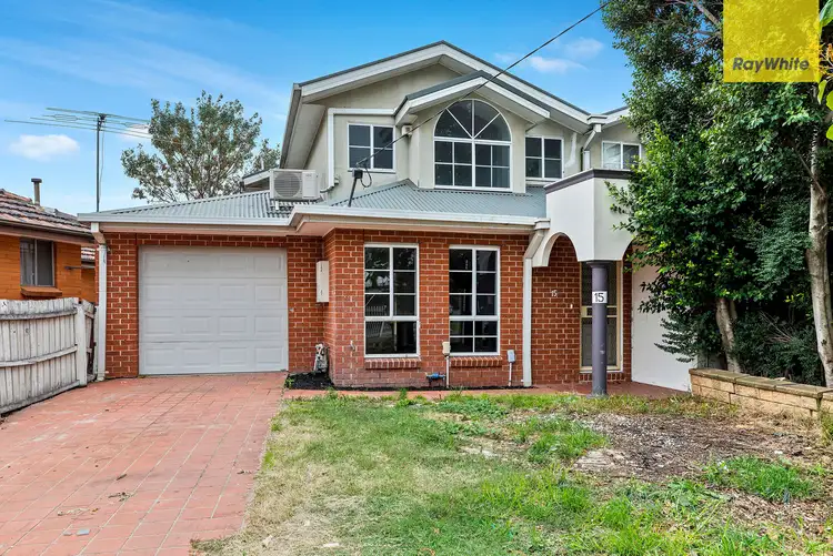 15 Stradbroke Drive, St Albans VIC 3021