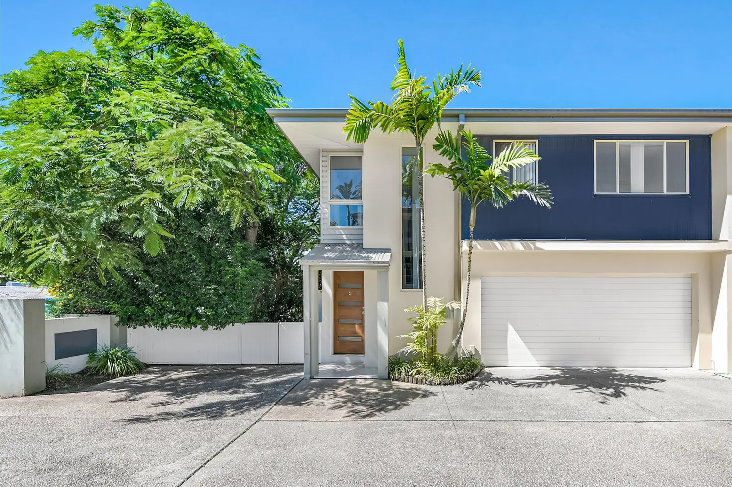 Main view of Homely townhouse listing, 2/4-6 Locke Street, Southport QLD 4215