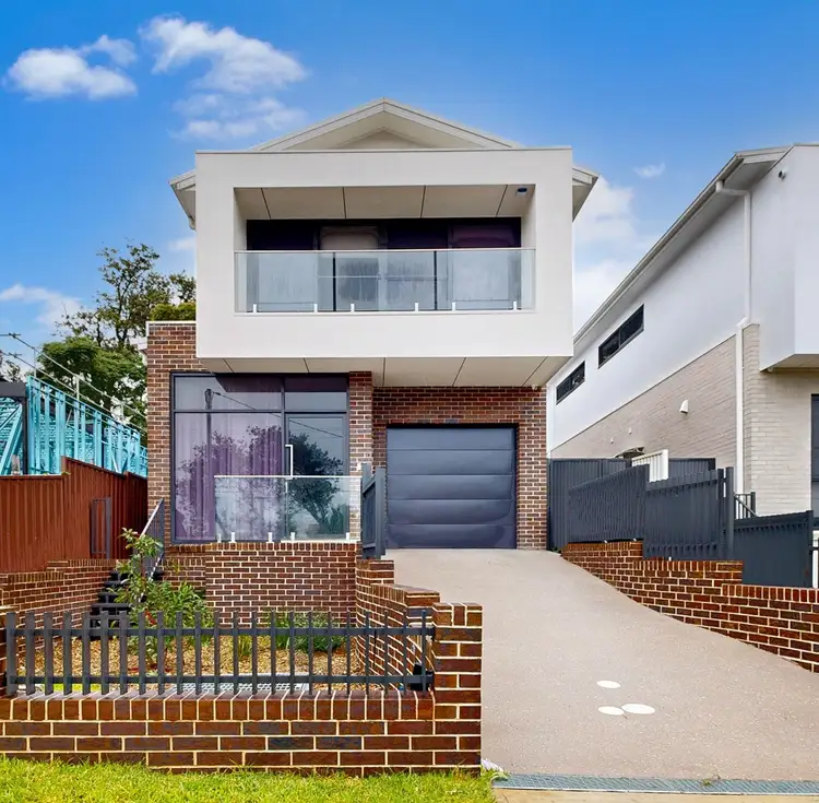 2A Toohey Avenue, Westmead NSW 2145
