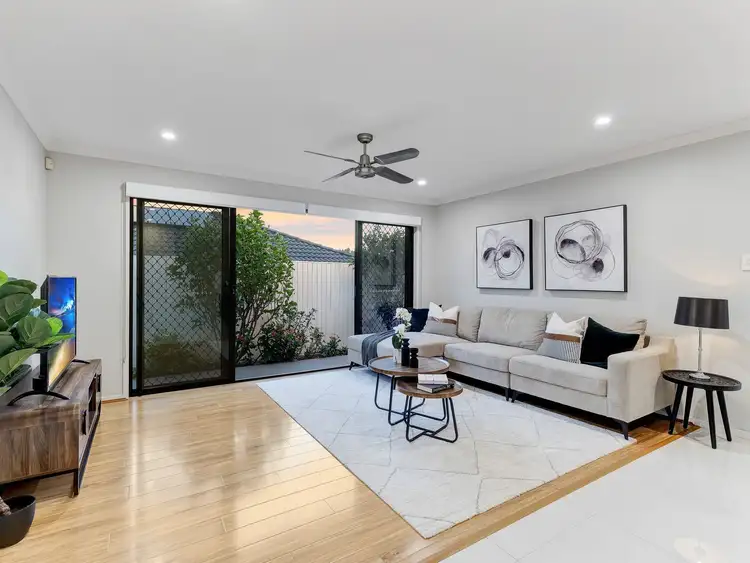 Second view of Homely house listing, 72 Larapinta Circuit, Parkinson QLD 4115