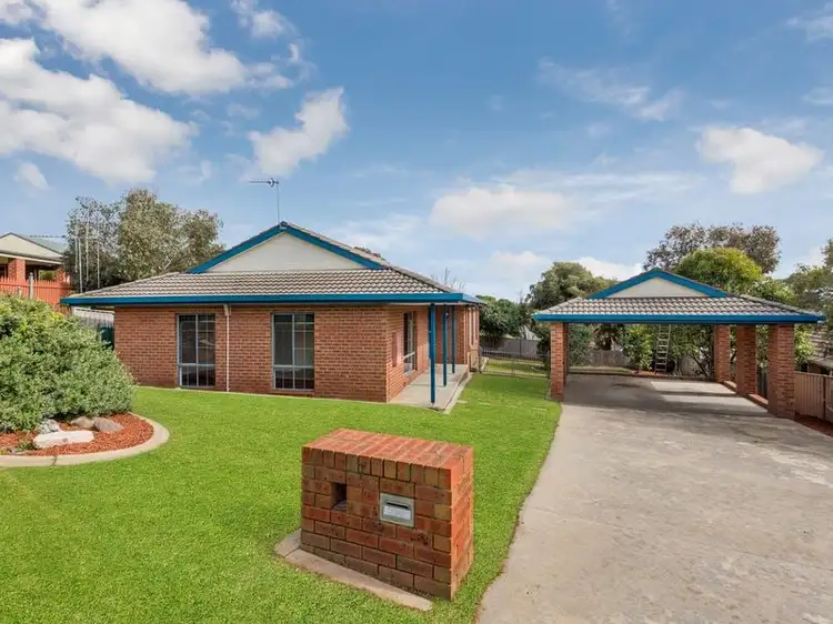 7 Graham Close, Flora Hill VIC 3550