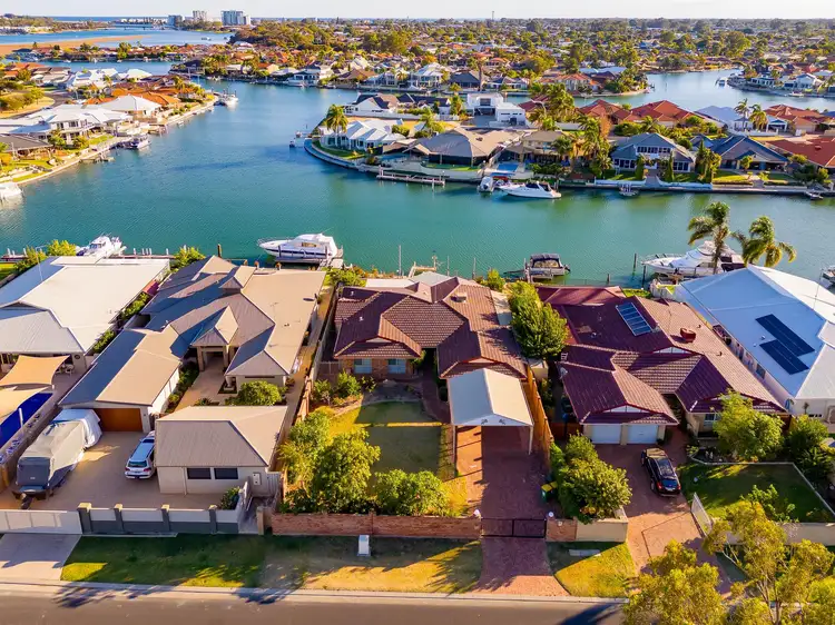 30 Waterside Drive, Dudley Park WA 6210