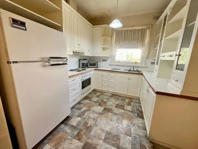 Second view of Homely house listing, 3 Elizabeth Avenue, Bordertown SA 5268