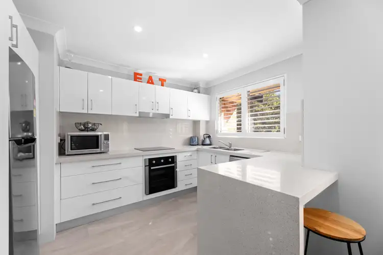 Third view of Homely apartment listing, 2/82-86 Toronto Parade, Sutherland NSW 2232