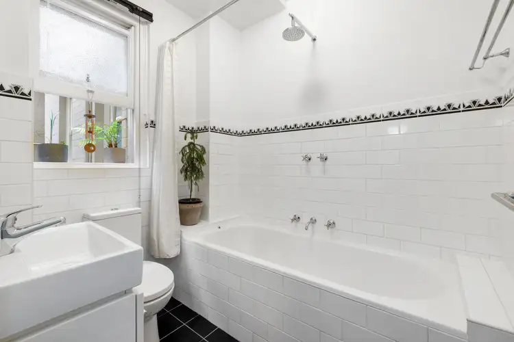 Fifth view of Homely studio listing, 16/117 Macleay Street, Potts Point NSW 2011