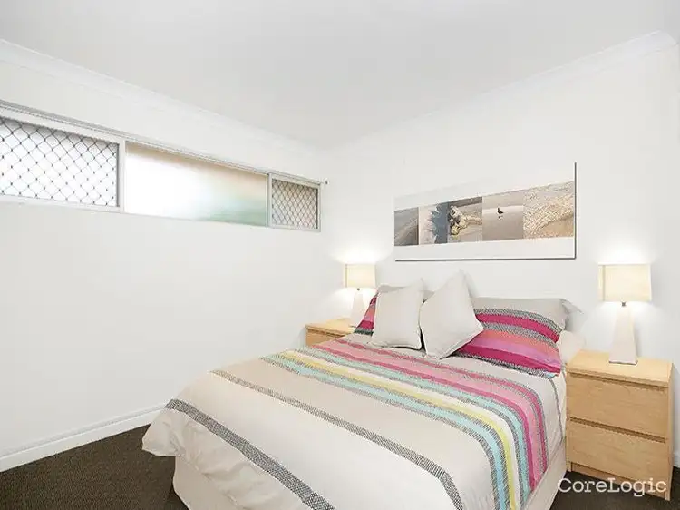 Third view of Homely apartment listing, 2/104 Henderson Street, Bulimba QLD 4171