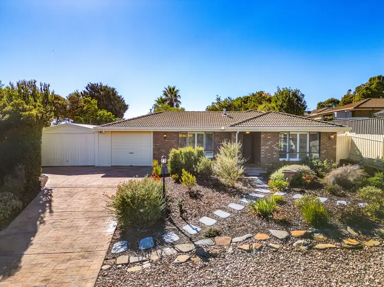 10 Queens Way, Woodcroft SA 5162