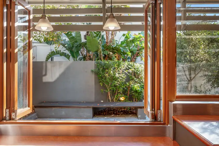 2 Freshwater Close, Claremont WA 6010