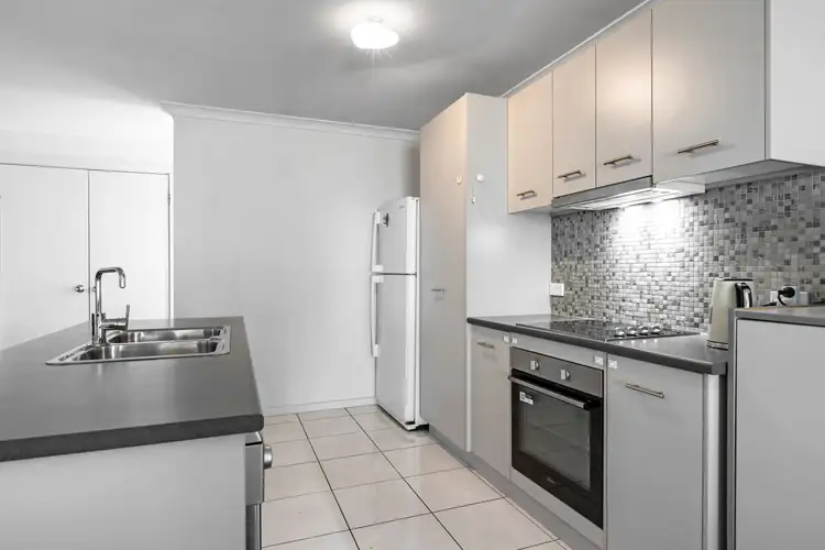 Sixth view of Homely house listing, 8 Immacolata Rise, Red Cliffs VIC 3496