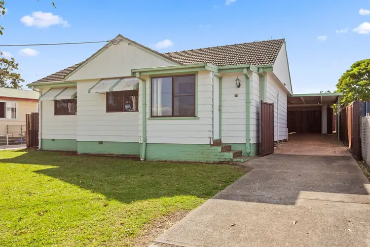 12 Fleetwood Crescent