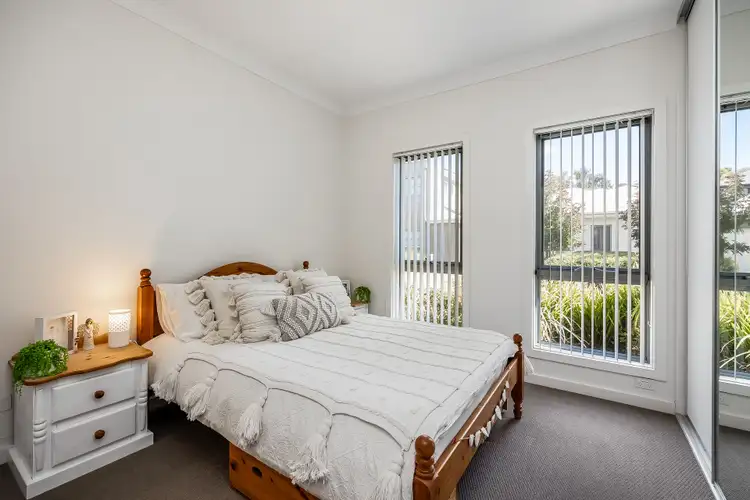 Fifth view of Homely house listing, 8 Vineview Walk, Park Holme SA 5043