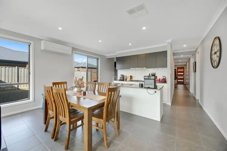 Fifth view of Homely house listing, 7 Cinnamon Street, Drouin VIC 3818