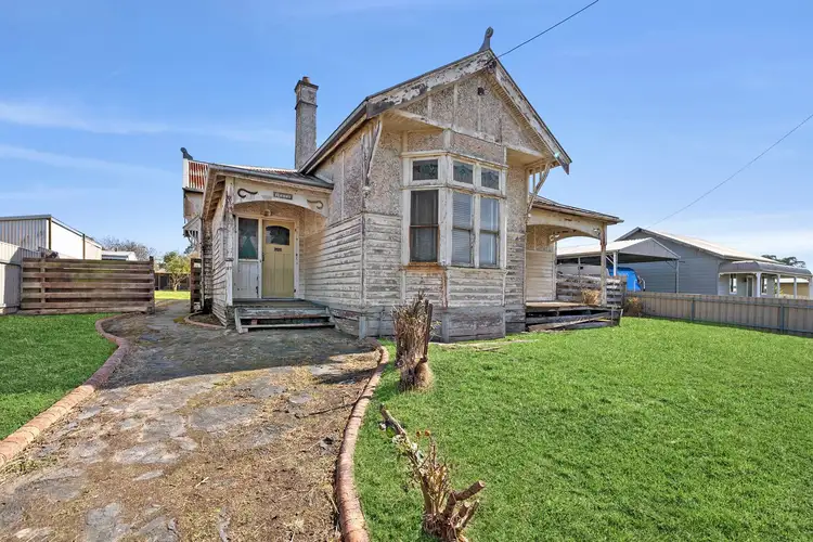 27 Campbell Street, Ararat VIC 3377
