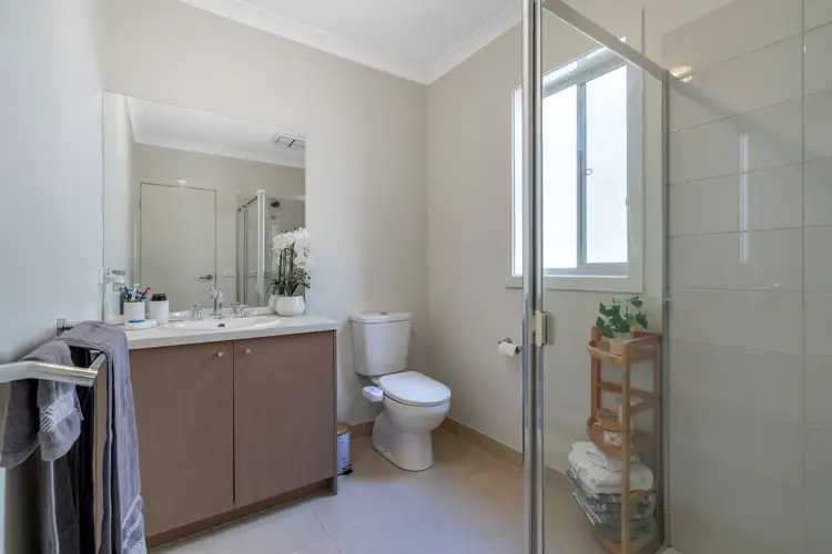 Seventh view of Homely house listing, 10 Montvale Drive, Craigieburn VIC 3064