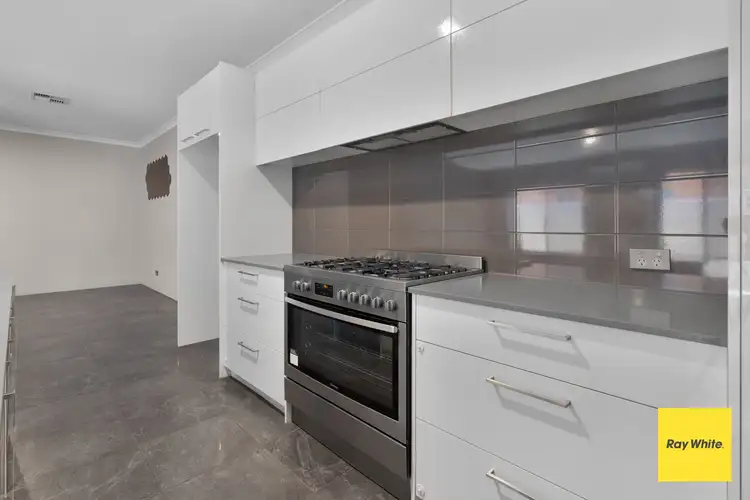 30 Silverthrone Road, Haynes WA 6112