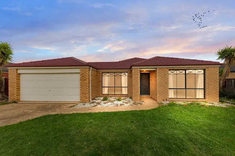 16 Hartland Circuit, Pakenham VIC 3810