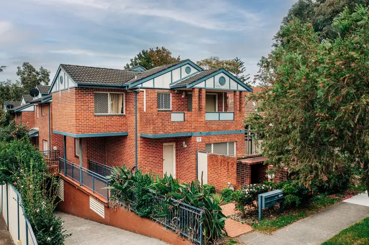 2/17 Graham Road, Narwee NSW 2209