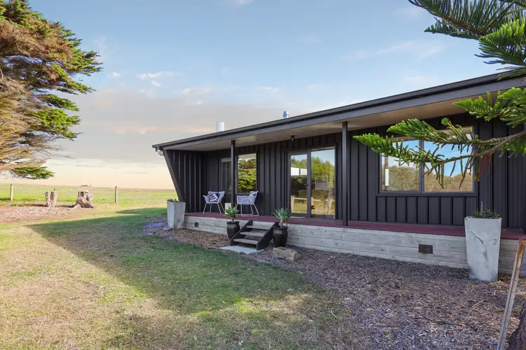 1810 Great Ocean Road, Peterborough VIC 3270