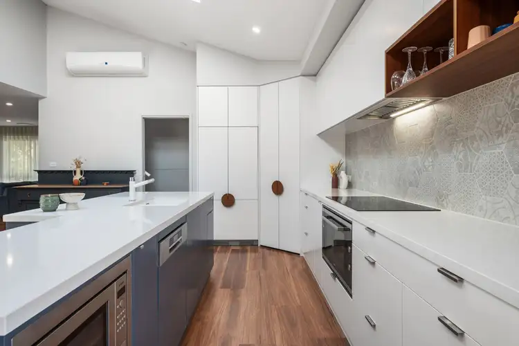 Sixth view of Homely house listing, 2 Strathnairn Place, Fraser ACT 2615