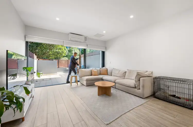 2/57 Rothschild Avenue, Rosebery NSW 2018