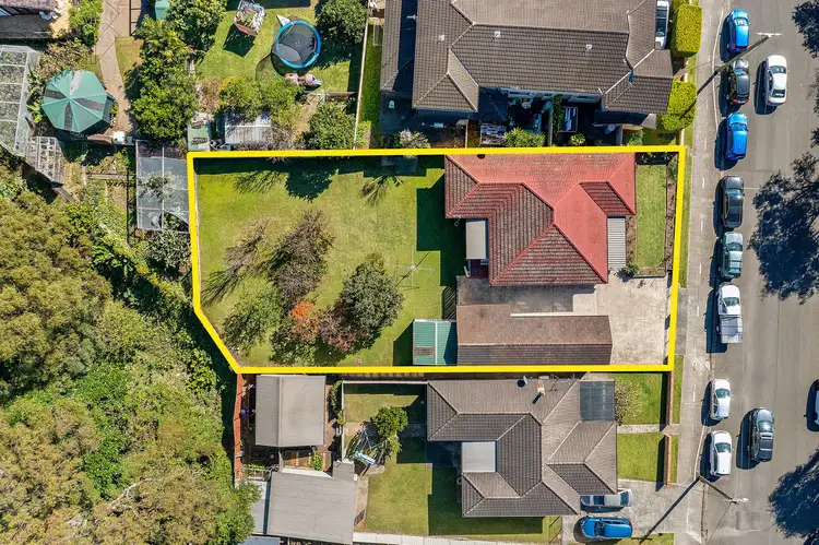 3 Victoria Street, Unanderra NSW 2526