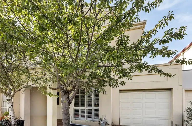 11 Acacia Grove, Pascoe Vale South VIC 3044