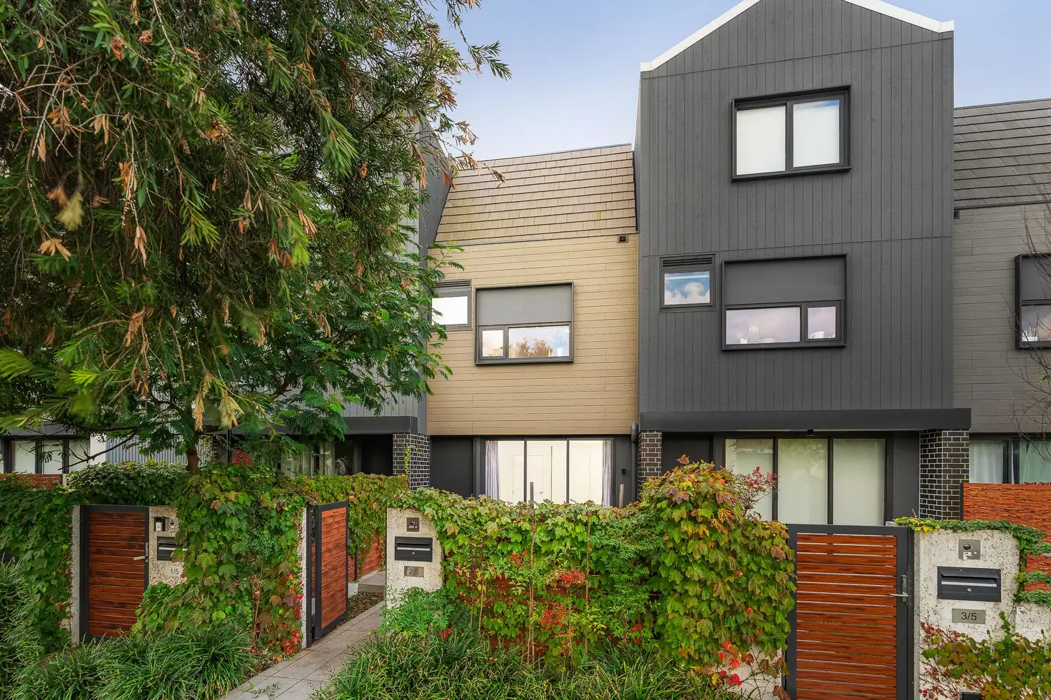 Main view of Homely townhouse listing, 2/5 Adelaide Street, Mckinnon VIC 3204