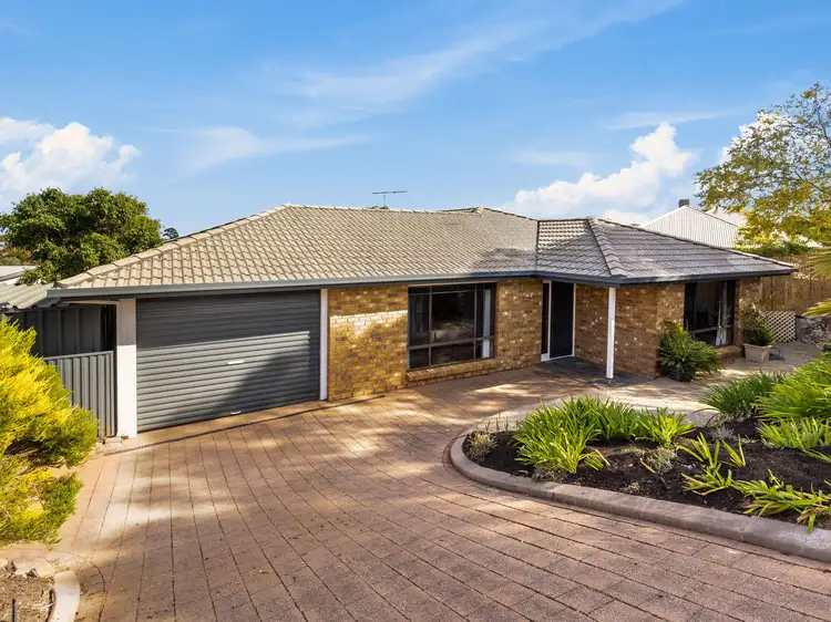 17 Aroona Road, Hallett Cove SA 5158