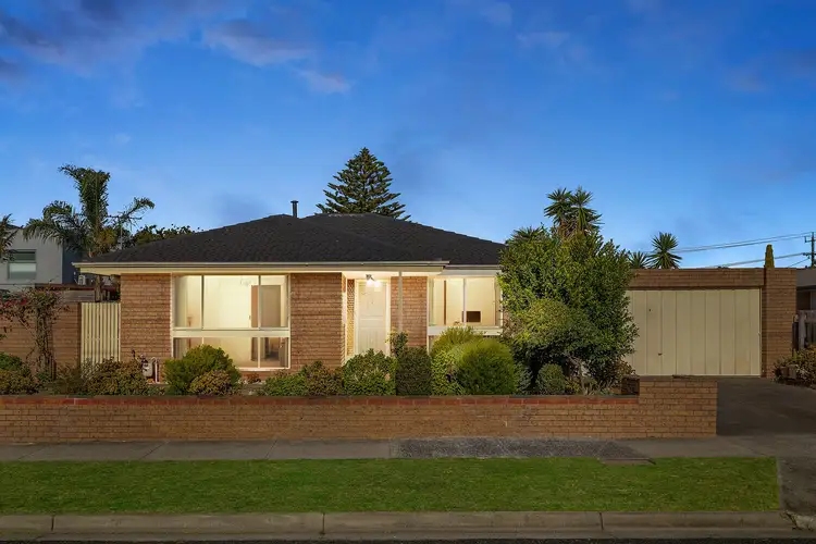 24 Swan Walk, Chelsea VIC 3196