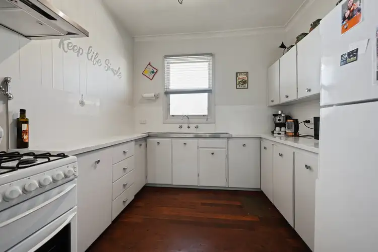 2 Cypress Street, Rangeway WA 6530